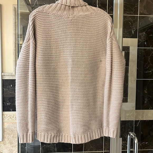 Tahari Tan sweater, size M, NWOT, never worn. - Picture 5 of 8